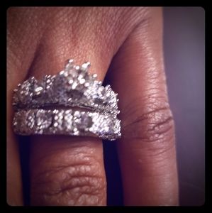 Beautiful silver plated wedding ring set